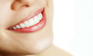 سفید کردن دندان با مواد طبیعی
